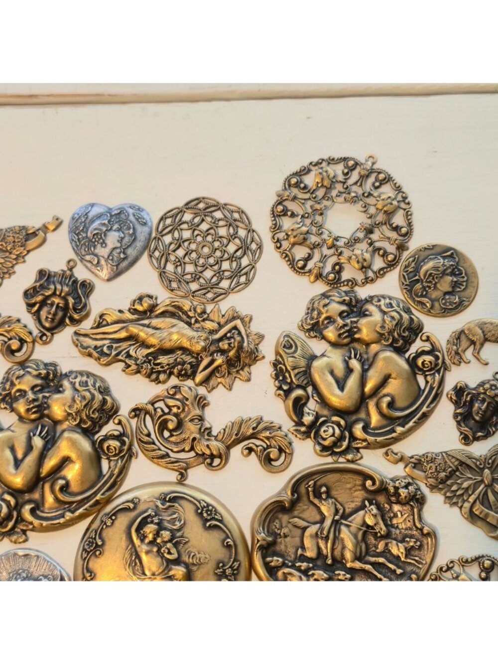 Art Nouveau style Brass Stampings LOT findings Jewelry Crafts Embellishment x30 - Picture 8 of 13